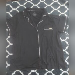 Nwt BCBG‎ Black Short-Sleeve Button-up Night Shirt with white piping XL SOFT